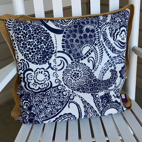 hilfiger pillow